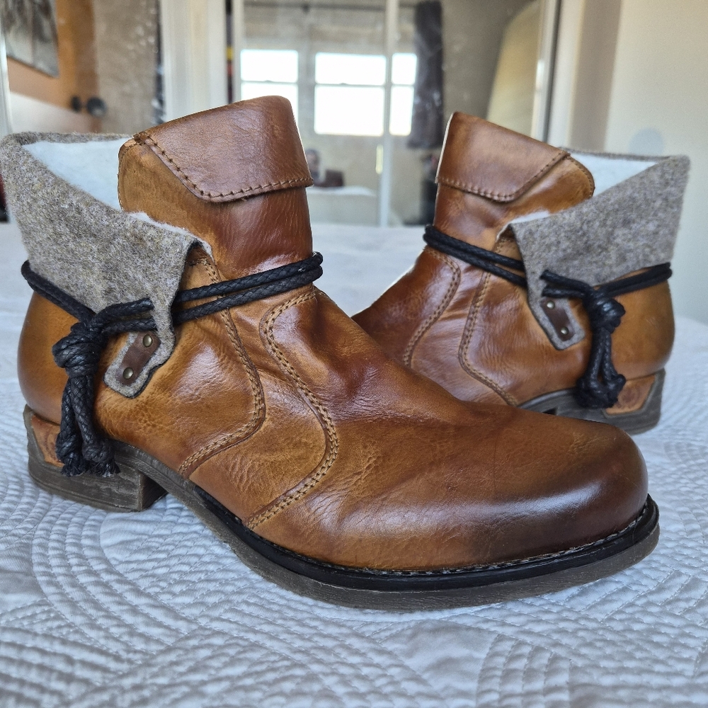 VGUC Rieker Fee 93 Cuffed Bootie EU 42